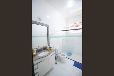 Casa à venda com 150m², 3 quartos e 2 vagas Casa à venda com 150m², 3 quartos e 2 vagasBanheiro Social