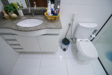 Casa à venda com 150m², 3 quartos e 2 vagas Casa à venda com 150m², 3 quartos e 2 vagasBanheiro Social