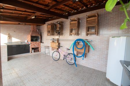 Casa à venda com 150m², 3 quartos e 2 vagas Casa à venda com 150m², 3 quartos e 2 vagasChurrasqueira