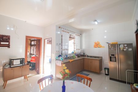 Casa à venda com 150m², 3 quartos e 2 vagas Casa à venda com 150m², 3 quartos e 2 vagasCozinha