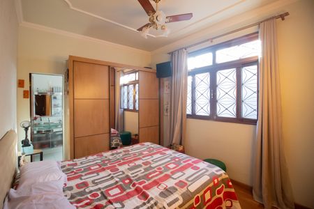 Casa à venda com 150m², 3 quartos e 2 vagas Casa à venda com 150m², 3 quartos e 2 vagasSuíte