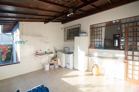 Casa à venda com 150m², 3 quartos e 2 vagas Casa à venda com 150m², 3 quartos e 2 vagasÁrea de Serviço