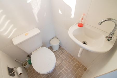 Casa à venda com 150m², 3 quartos e 2 vagas Casa à venda com 150m², 3 quartos e 2 vagasPiscina - Lavabo