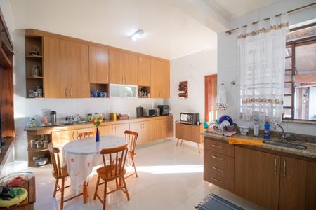 Casa à venda com 150m², 3 quartos e 2 vagas Casa à venda com 150m², 3 quartos e 2 vagasCozinha