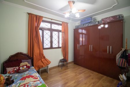 Casa à venda com 150m², 3 quartos e 2 vagas Casa à venda com 150m², 3 quartos e 2 vagasQuarto 1