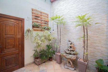 Casa à venda com 150m², 3 quartos e 2 vagas Casa à venda com 150m², 3 quartos e 2 vagasJardim