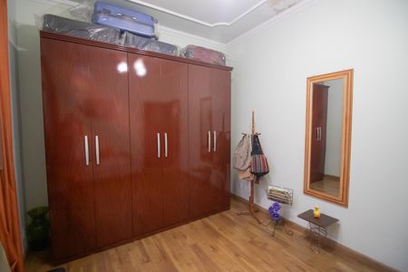 Casa à venda com 150m², 3 quartos e 2 vagas Casa à venda com 150m², 3 quartos e 2 vagasQuarto 1