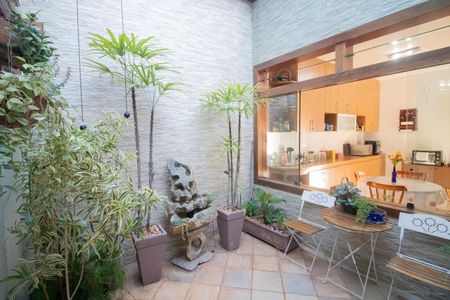 Casa à venda com 150m², 3 quartos e 2 vagas Casa à venda com 150m², 3 quartos e 2 vagasJardim