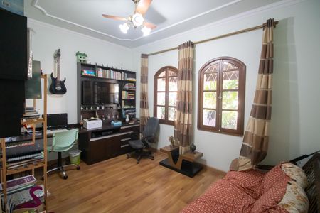 Casa à venda com 150m², 3 quartos e 2 vagas Casa à venda com 150m², 3 quartos e 2 vagasQuarto 2