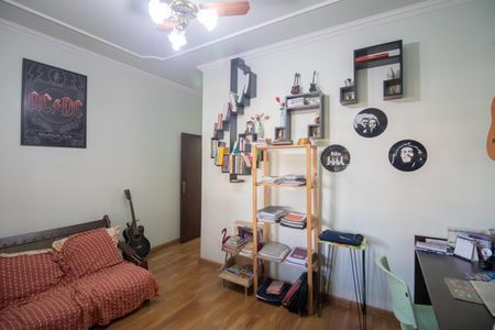 Casa à venda com 150m², 3 quartos e 2 vagas Casa à venda com 150m², 3 quartos e 2 vagasQuarto 2