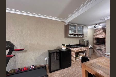Casa à venda com 190m², 3 quartos e 3 vagas Casa à venda com 190m², 3 quartos e 3 vagasÁrea comum - Churrasqueira