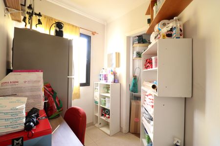 Apartamento para alugar com 126m², 3 quartos e 2 vagasQuarto e banheiro de serviço