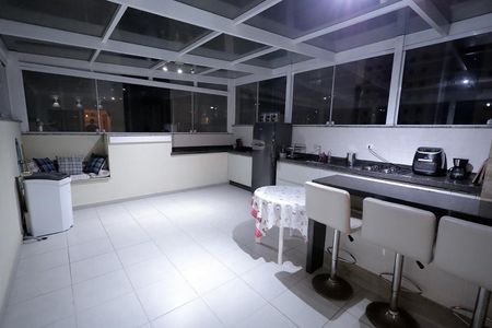 Apartamento à venda com 114m², 2 quartos e 2 vagasChurrasqueira
