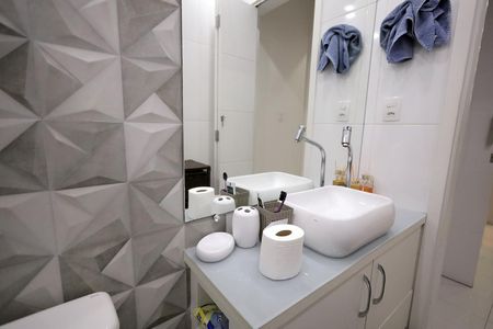 Apartamento à venda com 114m², 2 quartos e 2 vagasBanheiro suíte 1