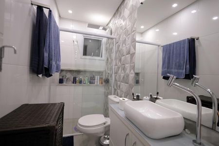 Apartamento à venda com 114m², 2 quartos e 2 vagasBanheiro suíte 1