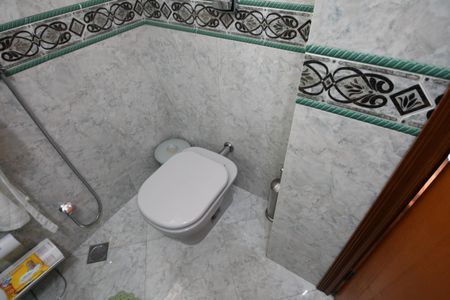 Casa à venda com 260m², 3 quartos e 4 vagasBanheiro da Suíte 1