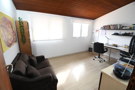 Casa à venda com 260m², 3 quartos e 4 vagasEscritório