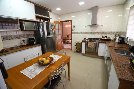 Casa à venda com 260m², 3 quartos e 4 vagasCozinha
