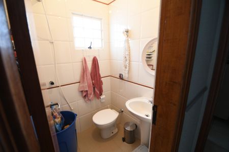 Casa à venda com 260m², 3 quartos e 4 vagasBanheiro de serviço