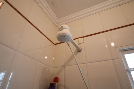 Casa à venda com 260m², 3 quartos e 4 vagasBanheiro de serviço