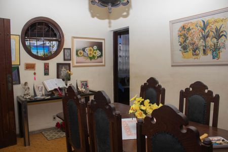 Casa à venda com 360m², 4 quartos e 4 vagasSala