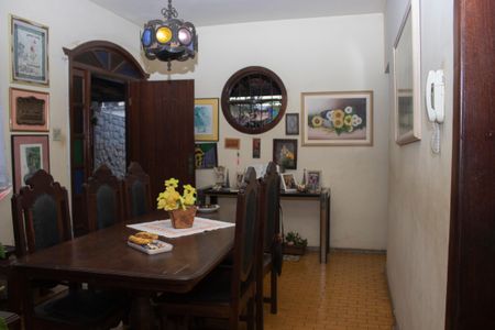 Casa à venda com 360m², 4 quartos e 4 vagasSala