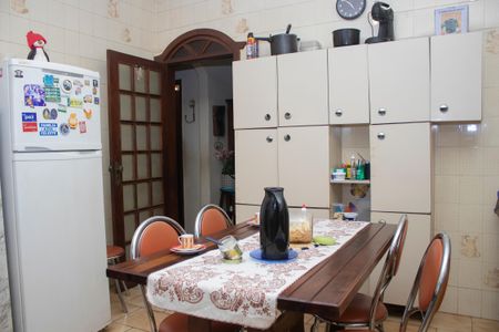 Casa à venda com 360m², 4 quartos e 4 vagasCozinha