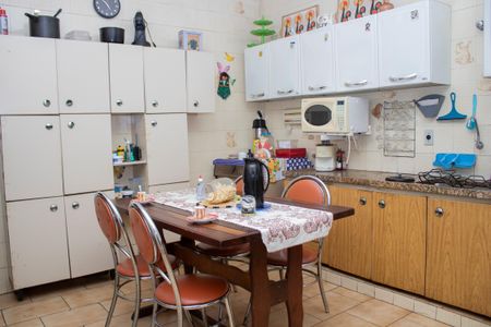 Casa à venda com 360m², 4 quartos e 4 vagasCozinha