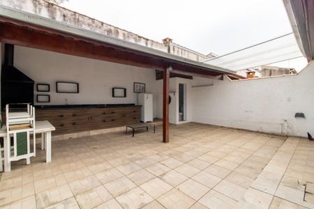 Casa de condomínio para alugar com 55m², 2 quartos e 2 vagas Casa de condomínio para alugar com 55m², 2 quartos e 2 vagasQuintal