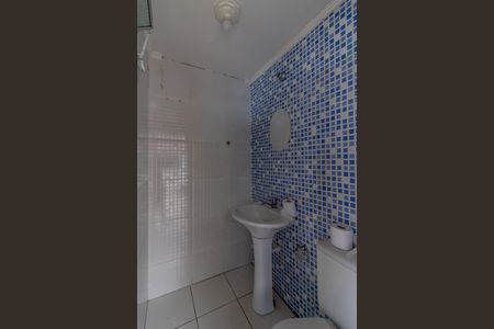 Casa de condomínio para alugar com 55m², 2 quartos e 2 vagas Casa de condomínio para alugar com 55m², 2 quartos e 2 vagasBanheiro Externo