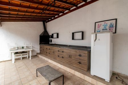 Casa de condomínio para alugar com 55m², 2 quartos e 2 vagas Casa de condomínio para alugar com 55m², 2 quartos e 2 vagasQuintal