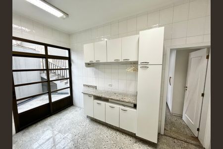 Casa à venda com 465m², 4 quartos e 7 vagasÁrea de Serviço