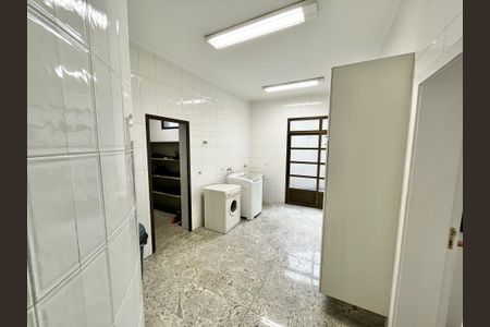 Casa à venda com 465m², 4 quartos e 7 vagasÁrea de Serviço