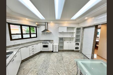 Casa à venda com 465m², 4 quartos e 7 vagasCozinha