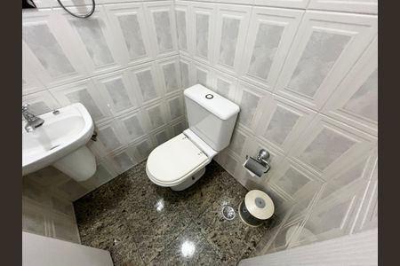 Casa à venda com 465m², 4 quartos e 7 vagasBanheiro