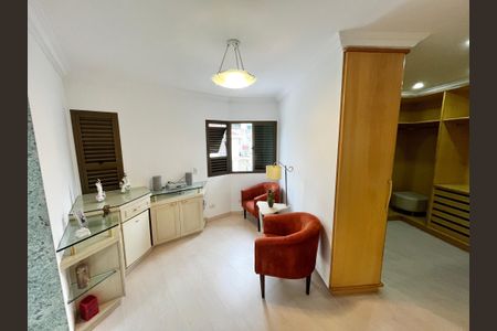 Casa à venda com 465m², 4 quartos e 7 vagasCloset da suíte 3