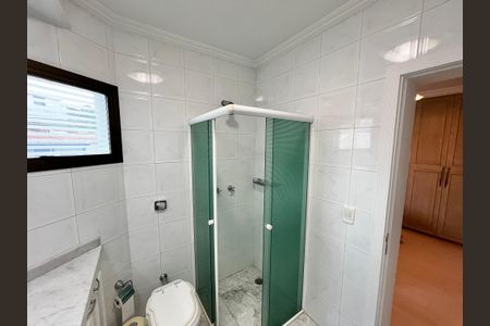 Casa à venda com 465m², 4 quartos e 7 vagasBanheiro da Suíte 2