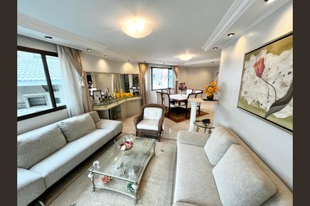 Casa à venda com 465m², 4 quartos e 7 vagasSala