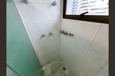 Casa à venda com 465m², 4 quartos e 7 vagasBanheiro da Suíte 3