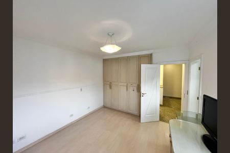 Casa à venda com 465m², 4 quartos e 7 vagasQuarto Suíte