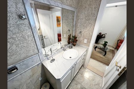 Casa à venda com 465m², 4 quartos e 7 vagasLavabo