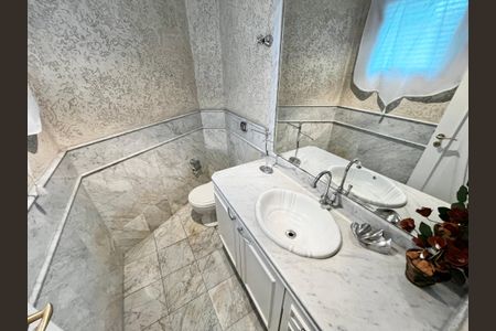 Casa à venda com 465m², 4 quartos e 7 vagasLavabo