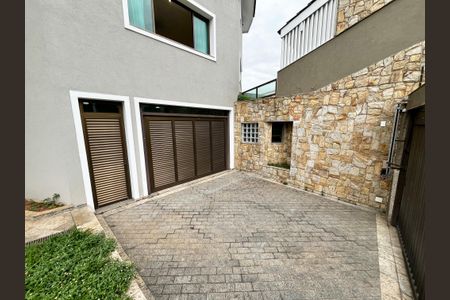 Casa à venda com 465m², 4 quartos e 7 vagasGaragem