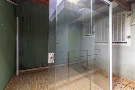 Casa à venda com 167m², 4 quartos e 4 vagas Casa à venda com 167m², 4 quartos e 4 vagasQuintal Superior / Quarto