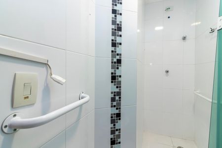 Casa à venda com 167m², 4 quartos e 4 vagas Casa à venda com 167m², 4 quartos e 4 vagasBanheiro da Suíte 1