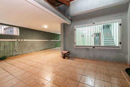 Casa à venda com 167m², 4 quartos e 4 vagas Casa à venda com 167m², 4 quartos e 4 vagasGaragem