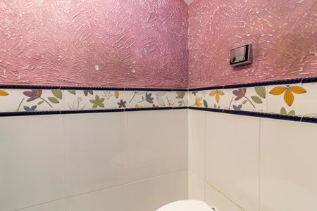 Casa à venda com 167m², 4 quartos e 4 vagas Casa à venda com 167m², 4 quartos e 4 vagasLavabo