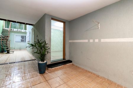 Casa à venda com 167m², 4 quartos e 4 vagas Casa à venda com 167m², 4 quartos e 4 vagasGaragem