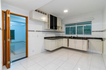 Casa à venda com 167m², 4 quartos e 4 vagas Casa à venda com 167m², 4 quartos e 4 vagasCozinha