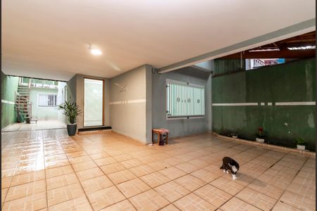 Casa à venda com 167m², 4 quartos e 4 vagas Casa à venda com 167m², 4 quartos e 4 vagasGaragem